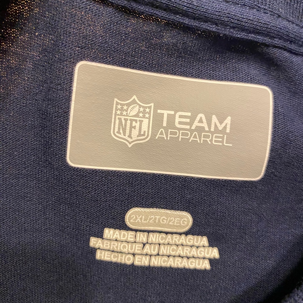 NFL Tennessee Titans Navy Blue T-Shirt - Picture 2 of 3